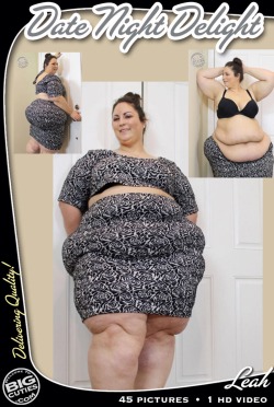 bigcutieleah: Short skirt, belly rolls, heels, and red lace panties. What more could you want? Check it out at www.leah.bigcuties.com. 
