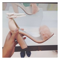 alanabitchhhhh:  ︻╦╤─  omg i have alwayyys wanted high heels with the little poof. this would look better as stilletos