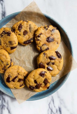 foodffs:  PUMPKIN CHOCOLATE CHIP COOKIES Really nice recipes. Every hour. Show me what you cooked! 