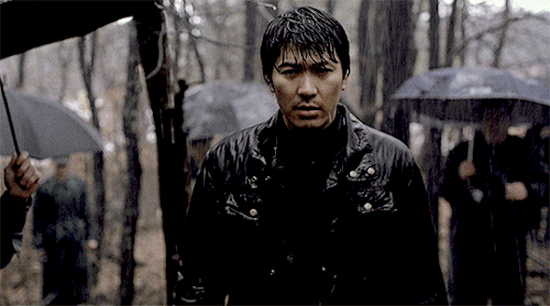 hajungwoos:  What did he look like? Well… kind of plain. In what way? Just… ordinary. Memories of Murder (2003) dir. Bong Joon-Ho 