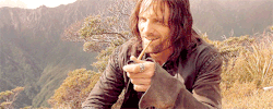 kendaspntwd:   Aragorn + Smiling   (◡‿◡✿)   