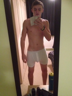 Myukladsnaked:  Mybritsinboxers:  Bit More Fun With Luke From London   Another Old