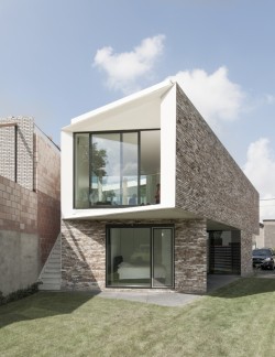 freshome:  Elegant Approach to Family Home