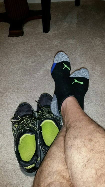 northcarolinacountryboy:  Jeff  Nice to see delicious feet, toes, legs & socks