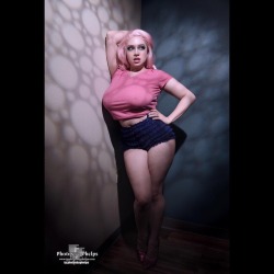 Curves never go out of style as  Lolita @la.la.lolita works it. #pinkhair #thickthighssavelives #photoshootideas #photosbyphelps #lolitamarie #thereadingwomen #readingrainbow #volup2 #curve #baltimore #glasses Photos By Phelps IG: @photosbyphelps I make