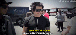i-will-wait-for-you-endlessly:  i-will-wait-for-you-endlessly:  Jaime being a velociraptor  best gif I ever made ahaha 