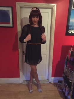 leicester-sissy:  Me - girly dress up evening!  Love the shoes!