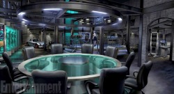 oliverdant:  #Arrow DC’s Easter  Egg? | The round table at the new #Arrow bunker looks like the one in the Hall of Justice  There are now 5 glass cases with dummies to store the suits of I guess, Green Arrow, Speedy, Black Canary, Diggle’s and Barry’s??…
