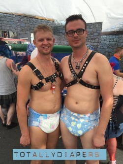 totallydiapers:  Fun times at Folsom!   VERY hot!