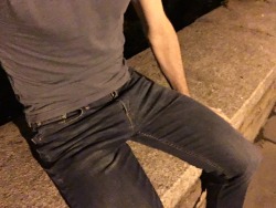 somewetguy:  An outdoor wetting at the park and a walk of shame back home in pissed jeans. 