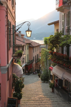 coisasdetere: Ruas do mundo - Bellagio Lake Como, Italy. 