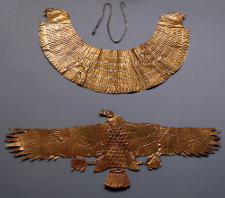 highfashionhautecouture:  Ancient Egyptian Jewelery