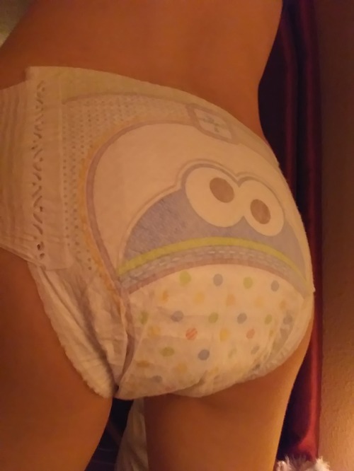 tamelittlegirl:  My pampers came in the mail today ! Yay !