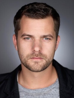 simirob:  byo-dk—celebs:  Name: Joshua Jackson Country: Canada Famous For: Actor ———————————— Click to see more of my stuff: Main | Spycams | Celebs Funny | Videos | Selfies  