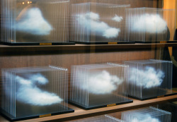 pylore:  La Vitrina Cloud Collection - Leandro Erlich (2011) 