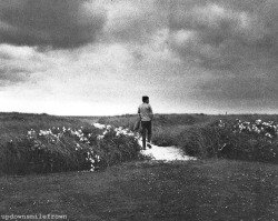 updownsmilefrown:  John F. Kennedy’s favorite photograph of himself. One of his greatest pleasures was walking the dunes near his family’s home at Hyannis Port, Massachusetts, 1959. by Mark Shaw