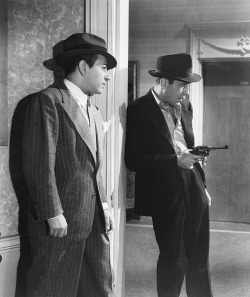 wehadfacesthen:  George Raft and Humphrey Bogart in Invisible Stripes  (Lloyd Bacon, 1939)Bogart played second lead for many years until his breakthrough success with High Sierra and The Maltese Falcon in 1941
