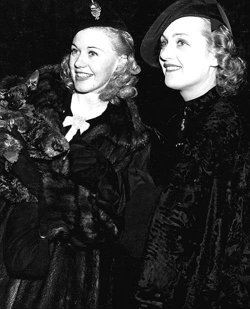 Ginger Rogers &amp; Carole Lombardhttps://painted-face.com/