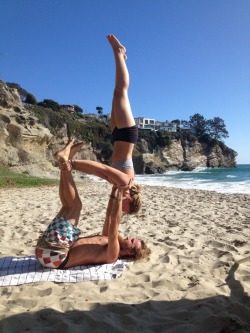 peaceful-punk:  meditategravitate:  Acro yoga on ze beach with my love :)  Someday I will meet a beautiful goddess who will do this with me. :’) 