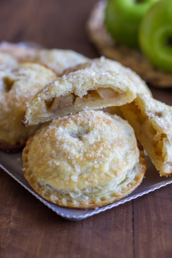 do-not-touch-my-food:  Apple Hand Pies