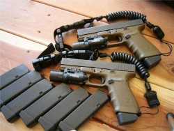 gunrunnerhell:  Double Up A pair of Gen 4 Glock 21’s, the .45 ACP member of the Austrian polymer pistol family. This is an interesting set because according to the seller, these are law enforcement orders that were cancelled for a Utah police department.