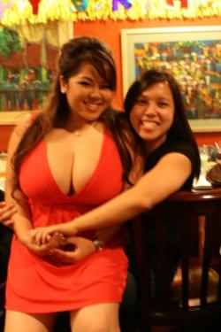 aznthickness:  fuckyeahthickasians:  MASSIVE Asian cleavage  I just saw the edge of the universe… 
