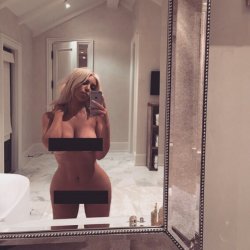 ohfree:  Kim Kardashian Naked from Instagram