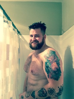 lumbearzach88:  One of those shower selfies for you 
