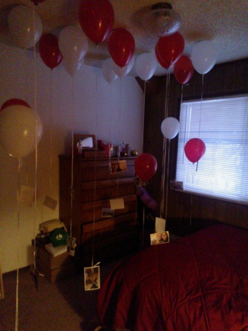 Excuse the messy room but here’s my balloon idea! I couldn’t get a good quality picture, so you’ll just have to trust me when I say it looked really good!!!