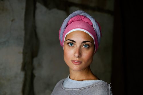 farkhandasity:  forthebrave:  Women of the World Photos by Steve McCurry  Beautiful 