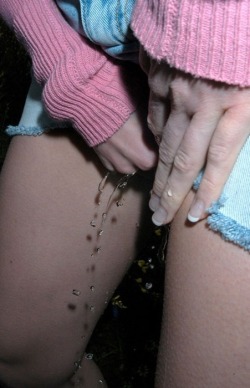 peeingchicks:  wonderful http://thewetterthebetter.tumblr.com/post/138096881428/ohh-more-wet-hotness-over-at