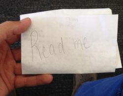 sixpenceee:Reddit user IMAMenlo found a handwritten note on an empty chair at the San Francisco Airport. It didn’t have anything except “read me” written on the outside.  This is what it says:  I recently left an emotionally abusive relationship.