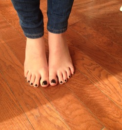 girlfeetmodel:  queen0fthehighway96:  Another painted toes appreciation post. I will probably never paint them another color idk  Girl feet fan series Follow:              http://girlfeetmodel.tumblr.com 