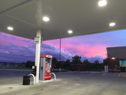 studyblr-bri:  mixtape-melodies:  carnations-loyalty:  The sky was a painting tonight.  This is it. Sky pictures taken at gas stations are my aesthetic.  This is like a dream I had but can’t quite remember 
