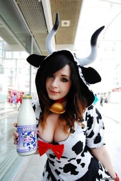 &hellip;. that&rsquo;s a fucking udder joke waiting to happen right there.  *cock twitch*