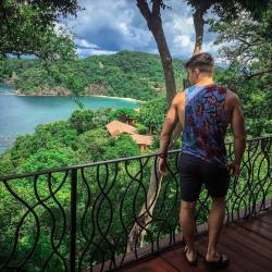 samcush:  ✅Collecting memories not things, at @fscostarica #fourseasons 🐒🌴 (at Four Seasons Resort Costa Rica at Peninsula Papagayo)