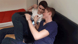 ch-eekyoutubers:   alfie and jack have their moment ;) ;) ;)  