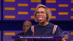 goozler-gag:  iseeadarkness13:  Dutch TV show where female contestants get ballgagged 😆   Gag    🤩 