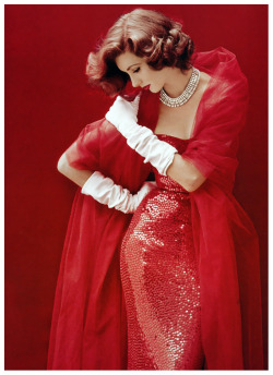 elegantdirtyporn:  Elegant Suzy Parker by Milton Greene, 1952 supermodelshrine:  Suzy Parker by Milton Greene, 1952  