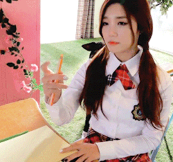 jihyo:School girl Eunji
