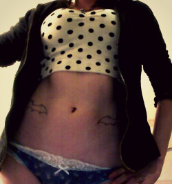 Thanks to DayDream from mygirlfund for sharing this sexy cell phone pic showing off her belly and cute panties