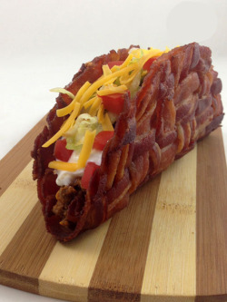 wehavethemunchies:  Decided to Try Making a Bacon Weave Taco 