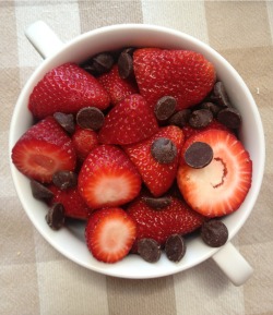 becoming-my-best:  Strawberries and dark chocolate chips yumm 