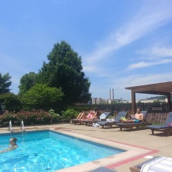 Poolside in Pittsburgh. 🏖️🌇 #WeekendTrip  (at Strip District, Pittsburgh)