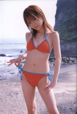 all4jp:  Reina Tanaka 田中れいな - れいな (Photobook 写真集 2005.10.15)https://www.youtube.com/watch?v=H_tA6g05HRU