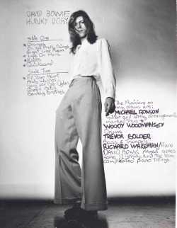 soundsof71:David Bowie’s handwritten notes on this Brian Ward photo used for the back cover of 1971’s Hunky Dory.