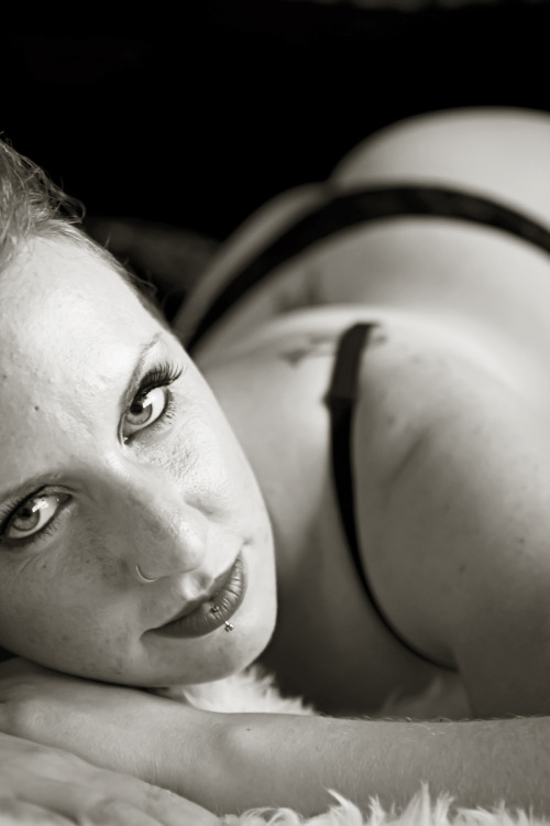 XXX seduceanerd:  some of my boudior shoot~seductress photo
