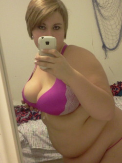 beautifulcurvybbw19:  Big titties and luscious curves. 