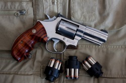 dangerousroad:  Smith and Wesson .357 Magnum