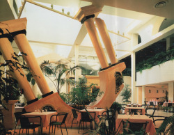palmandlaser: Max Au Triangle, Beverly Hills, California From Restaurant Design (1987) 